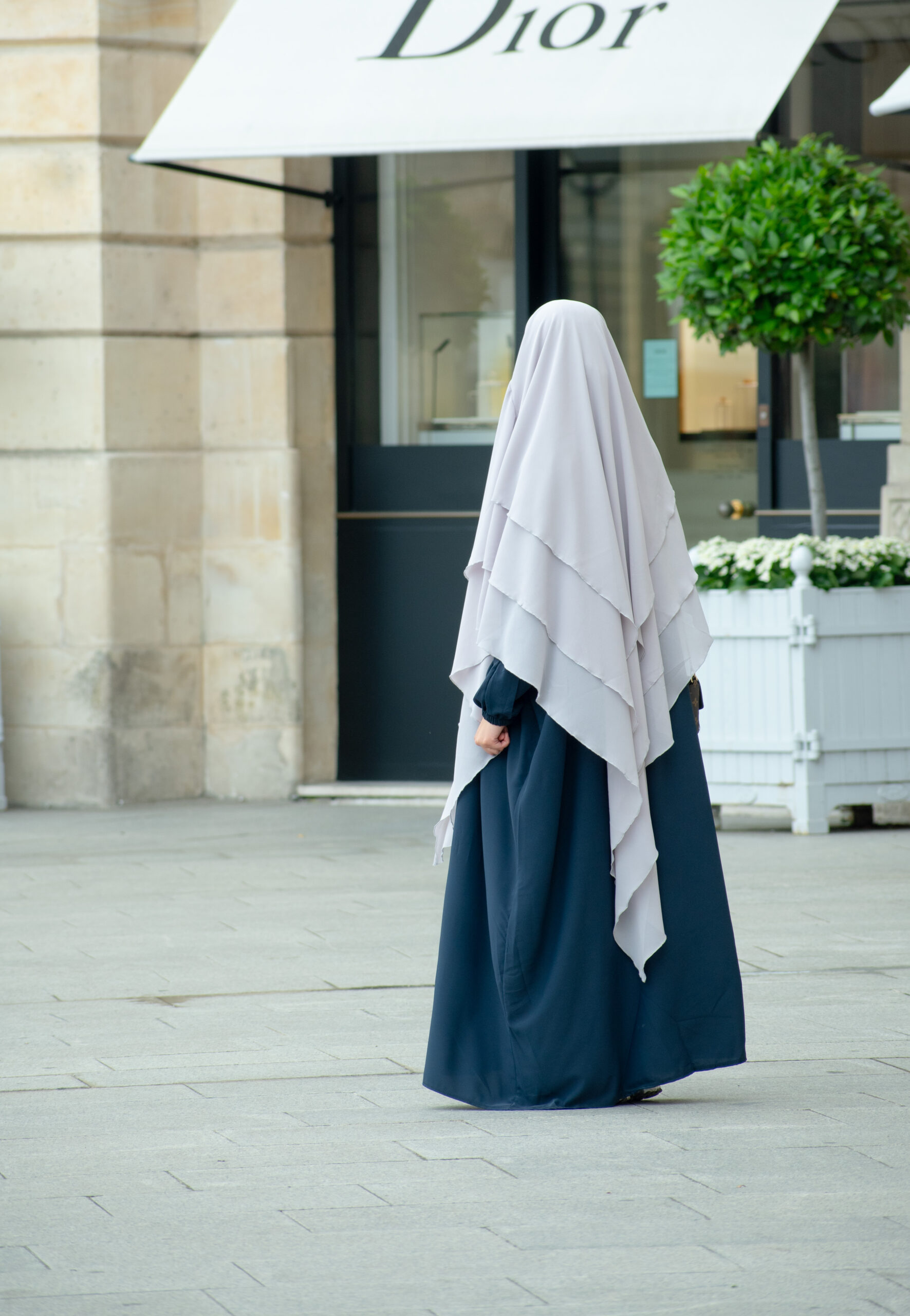 Khimar 3 voiles mousseline bleu canard plissé main image 0